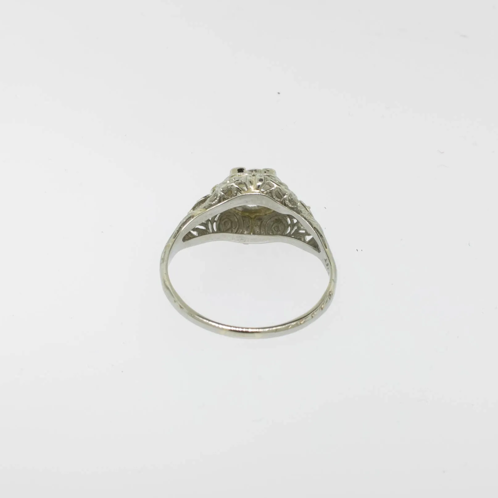 18K White Gold Old Mine Cut Diamond (~.64 center) Filigree Ring Size 7 Preowned