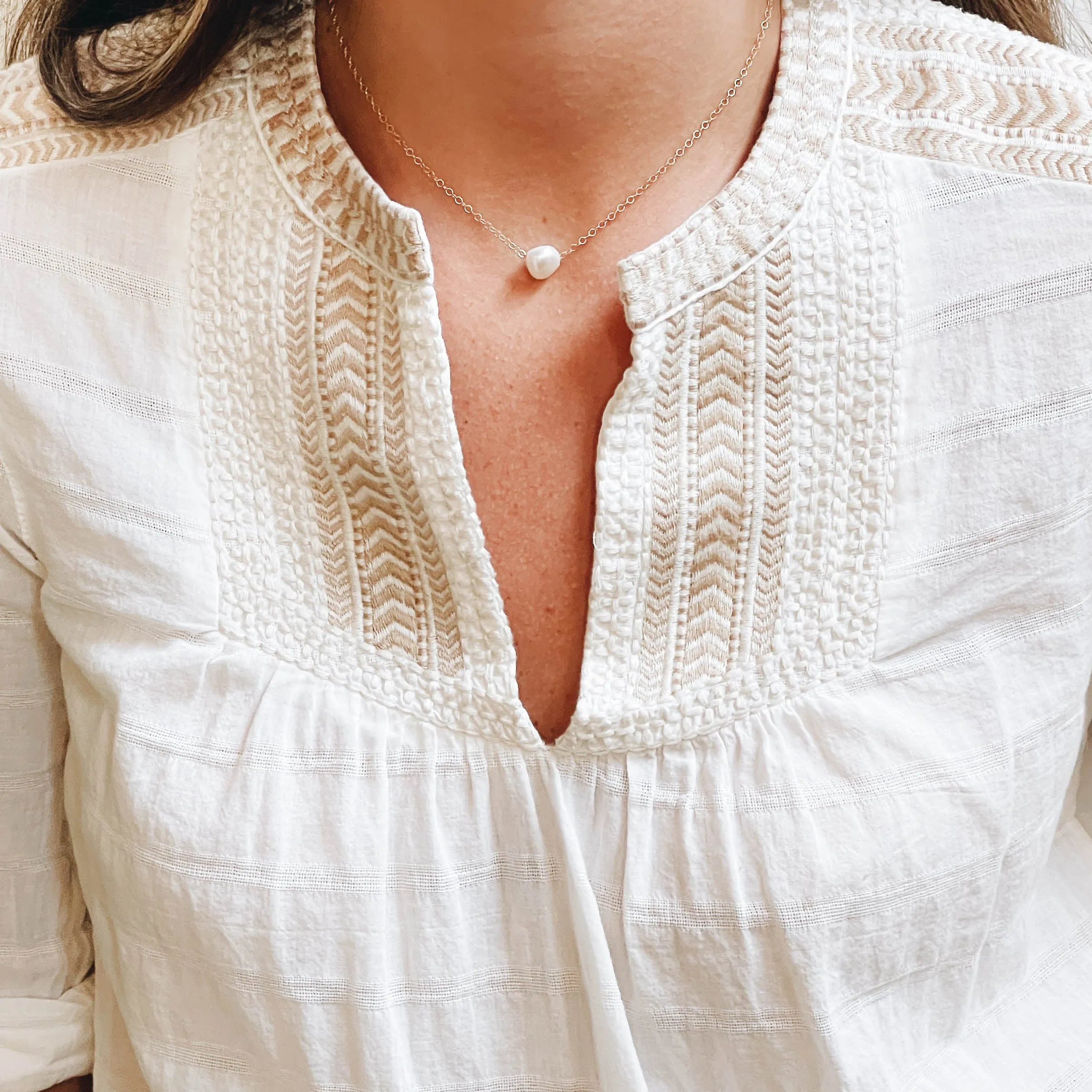 Single floating pearl Necklace